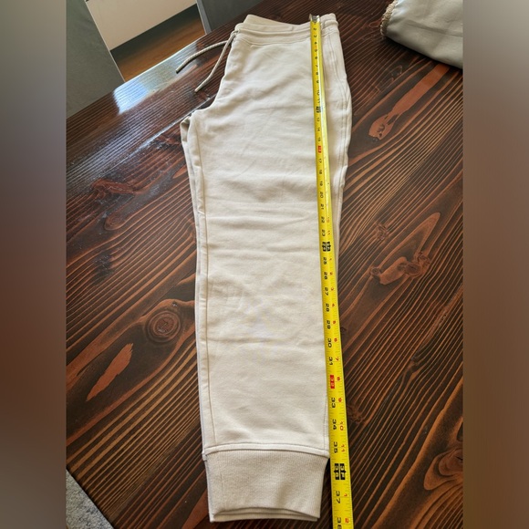 Women’s Large Old Navy Sweatpants - Picture 5 of 5